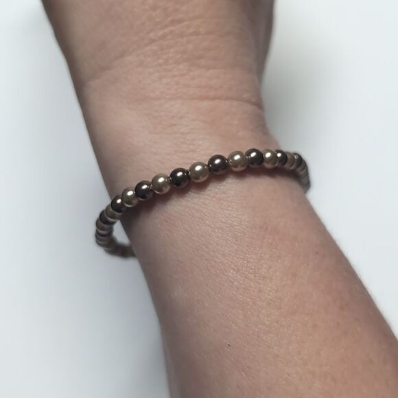 536 RMN Faux Pearl Beaded Stretch Bracelet - Picture 2 of 4